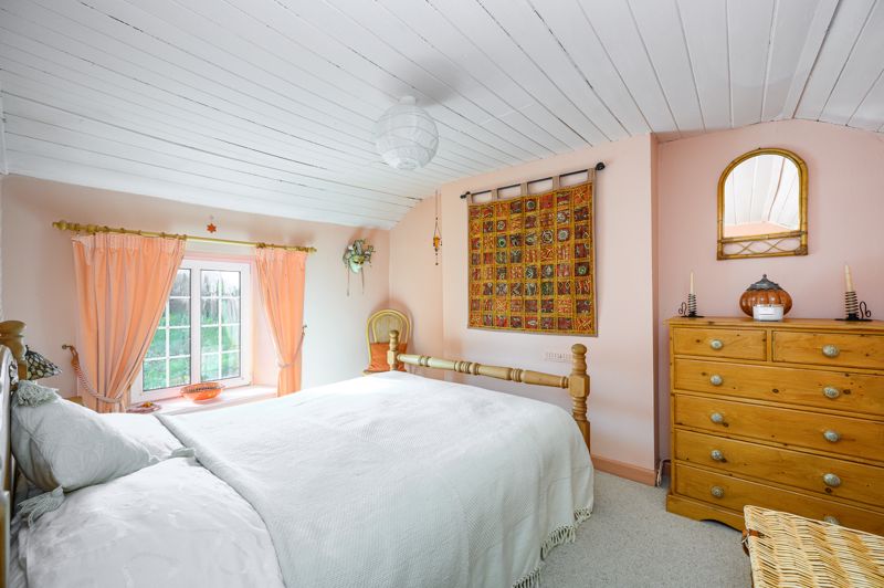 Bedroom- click for photo gallery